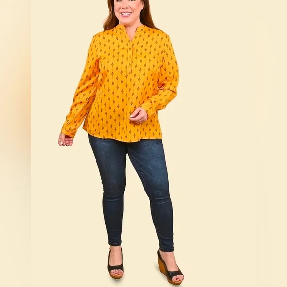 Tamsy Mustard Woven American Crepe Button Up Top -M - Picture 1 of 4